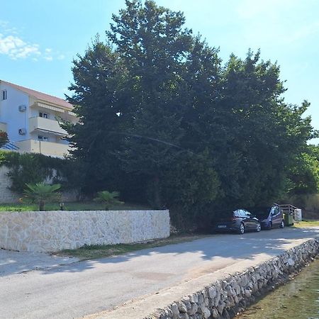 Apartments Nikola Caska Novalja Bagian luar foto