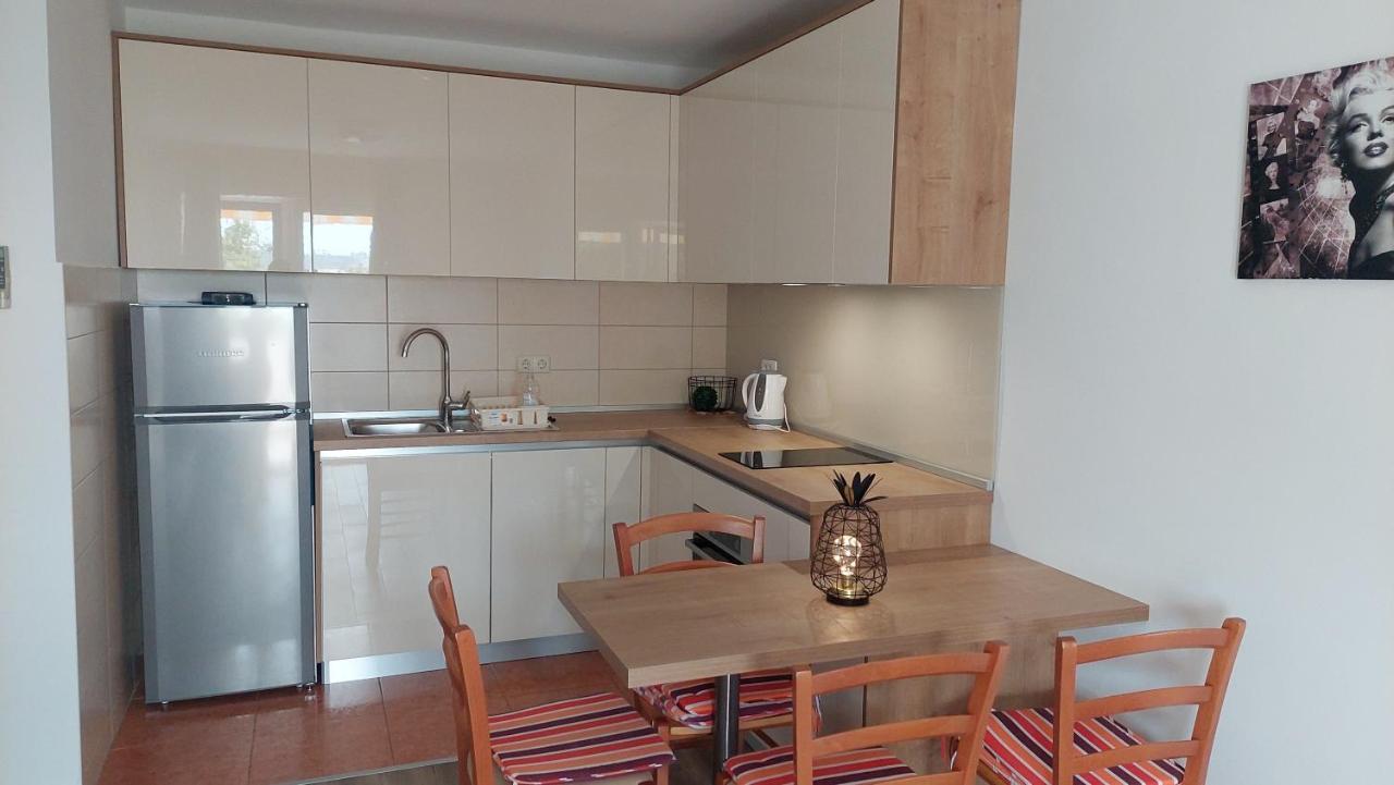 Apartments Nikola Caska Novalja Bagian luar foto