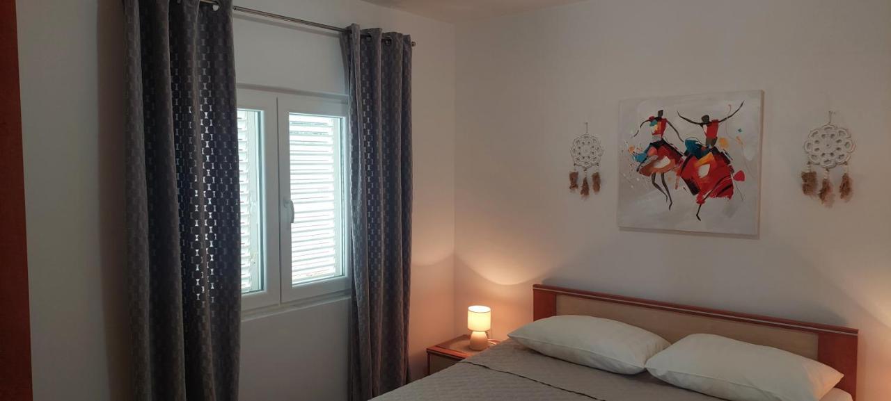 Apartments Nikola Caska Novalja Bagian luar foto