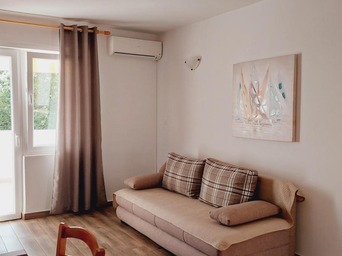 Apartments Nikola Caska Novalja Bagian luar foto