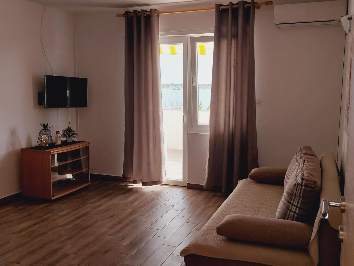 Apartments Nikola Caska Novalja Bagian luar foto