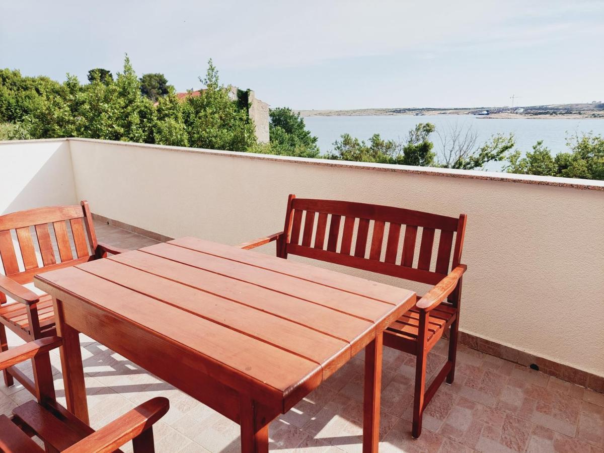 Apartments Nikola Caska Novalja Bagian luar foto