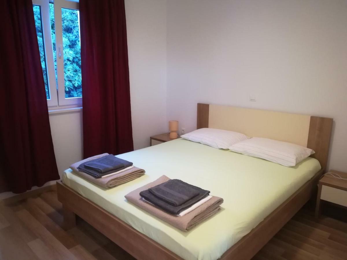 Apartments Nikola Caska Novalja Bagian luar foto