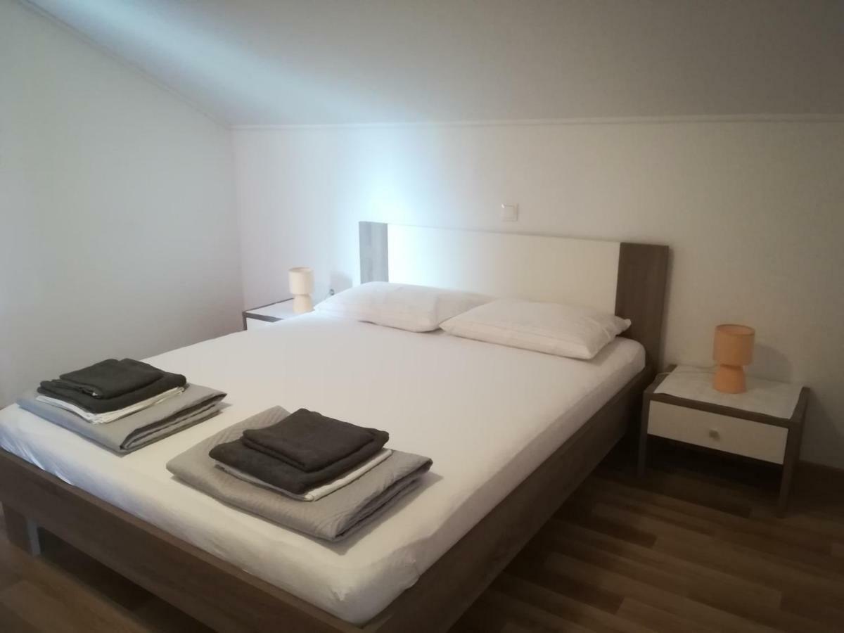 Apartments Nikola Caska Novalja Bagian luar foto