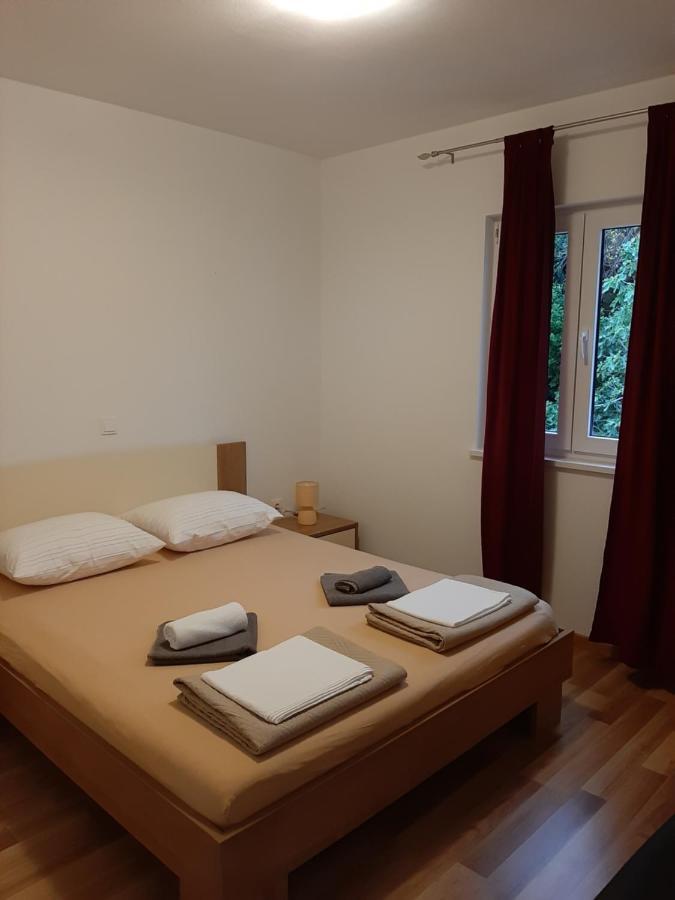 Apartments Nikola Caska Novalja Bagian luar foto