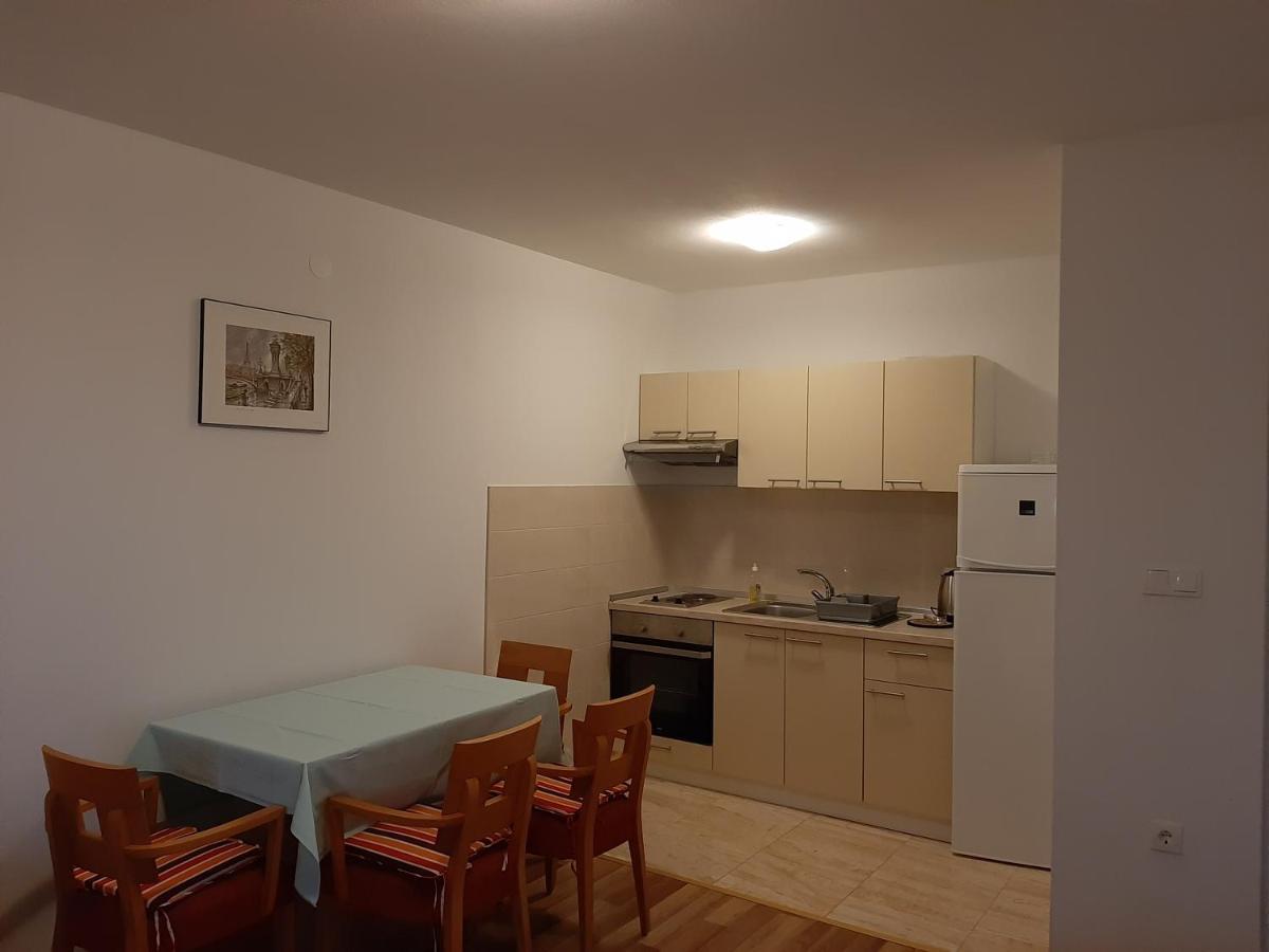 Apartments Nikola Caska Novalja Bagian luar foto