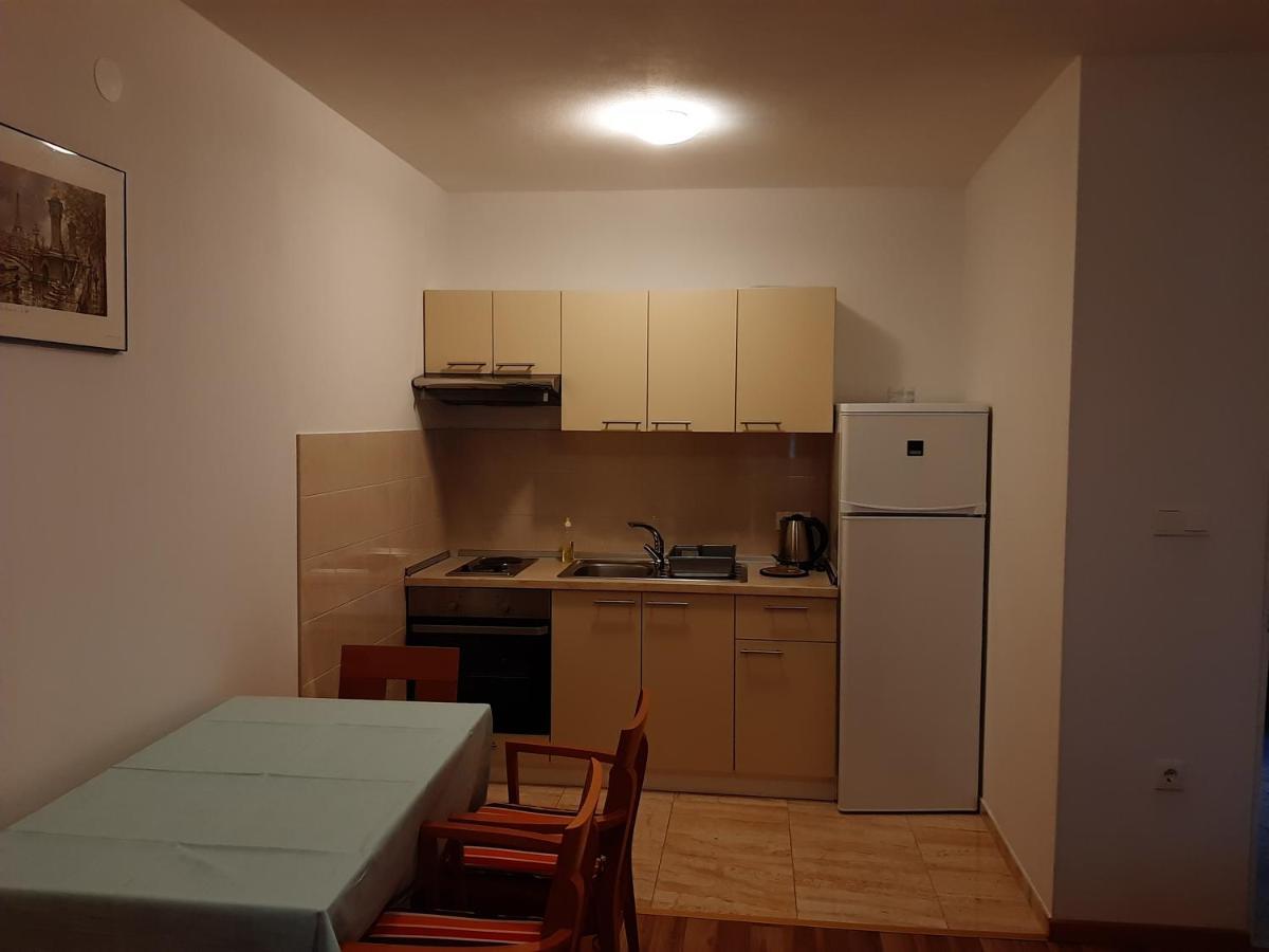 Apartments Nikola Caska Novalja Bagian luar foto
